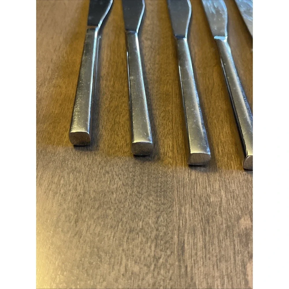 Lot of 7 Pottery Barn Stainless Flatware Luna Knives 8-3/4